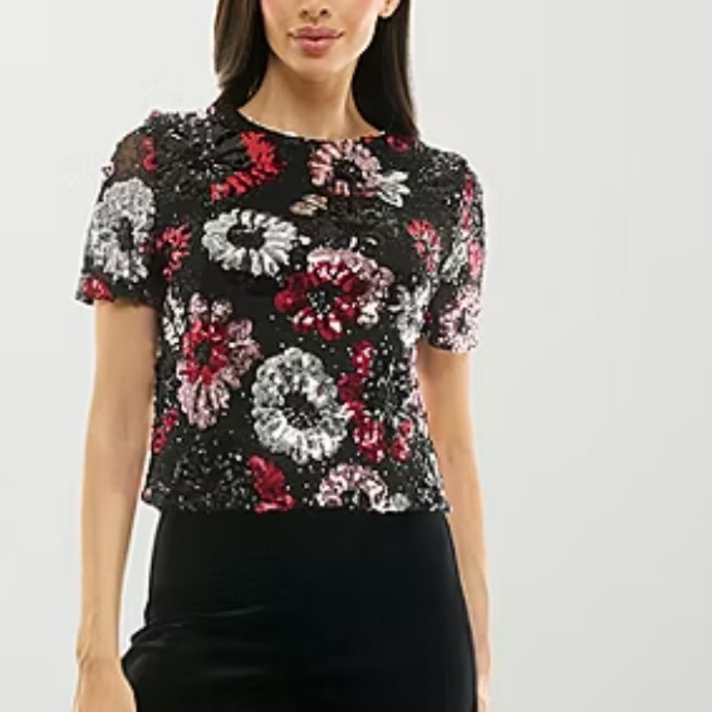 Premier Amour Floral Patterned Sequinned Blouse. 